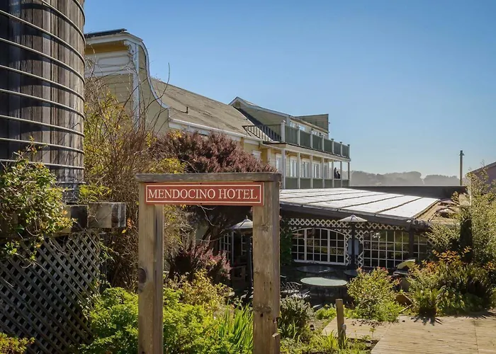 Pet Friendly hotel: Mendocino Hotel & Garden