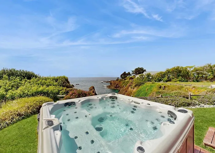 Remodeled Oceanfront Estate With Studio Cottage